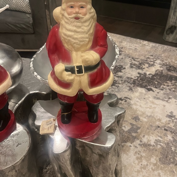 Pair of matching Katherine’s collection reproduction Santa’s 18 inches tall - Picture 8 of 17